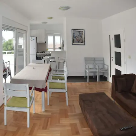Despot Rr Apartment